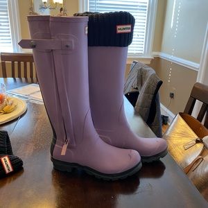 Never worn hunter boots with black boot liners